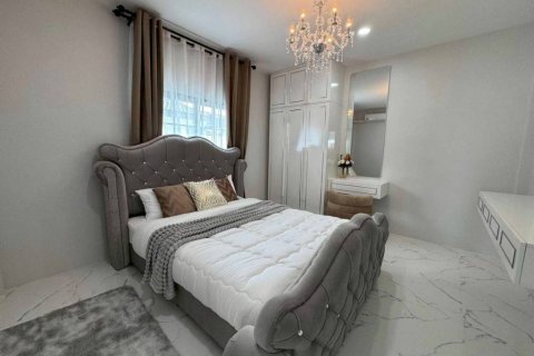 Villa à Pattaya, Thaïlande 4 chambres № 172702 - photo 9