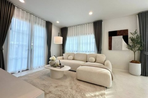 House in Phuket, Thailand 4 bedrooms № 172701 - photo 3