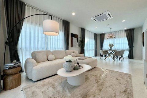 House in Phuket, Thailand 4 bedrooms № 172701 - photo 6