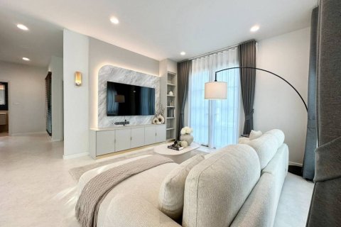 House in Phuket, Thailand 4 bedrooms № 172701 - photo 5