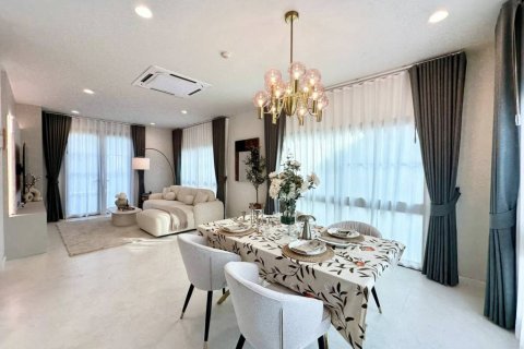 House in Phuket, Thailand 4 bedrooms № 172701 - photo 9