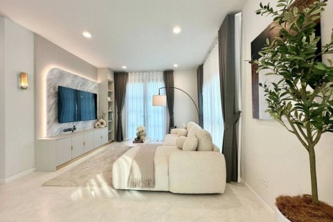 House in Phuket, Thailand 4 bedrooms № 172701 - photo 7