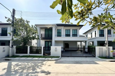 House in Phuket, Thailand 4 bedrooms № 172701 - photo 2