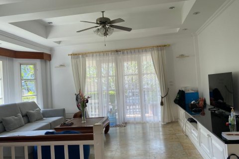 House in Phuket, Thailand 4 bedrooms № 135593 - photo 8