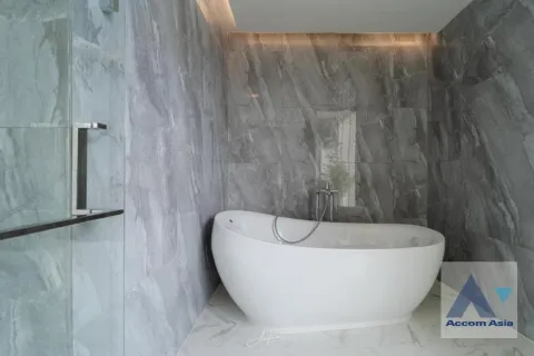 Casa de 3 dormitorios en Watthana, Bangkok, Tailandia № 214338 - foto 10