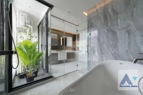 Casa de 3 dormitorios en Watthana, Bangkok, Tailandia № 214338 - foto 9