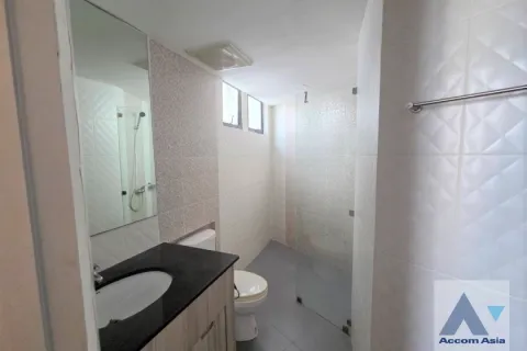 Condominio de 3 dormitorios en Khlong Toei, Bangkok, Tailandia № 214336 - foto 9