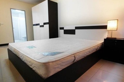 Студия в кондо в Ваттхане, Бангкок, Таиланд № 156064 - фото 2