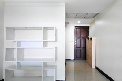 Студия в кондо в Ваттхане, Бангкок, Таиланд № 156064 - фото 8