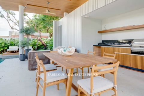 Villa in Bang Tao, Thailand 5 bedrooms № 179577 - photo 9