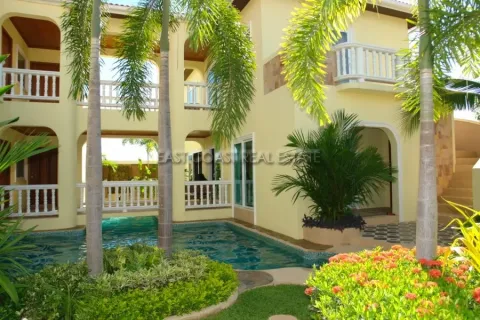 Casa de 5 dormitorios en Jomtien Beach, Pattaya, Tailandia № 213915