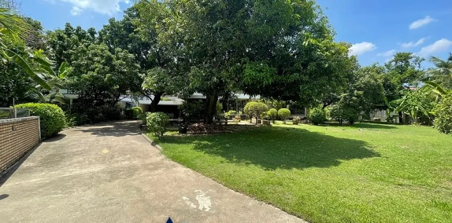 Haus in Watthana, Bangkok, Thailand 4 Schlafzimmer № 215997