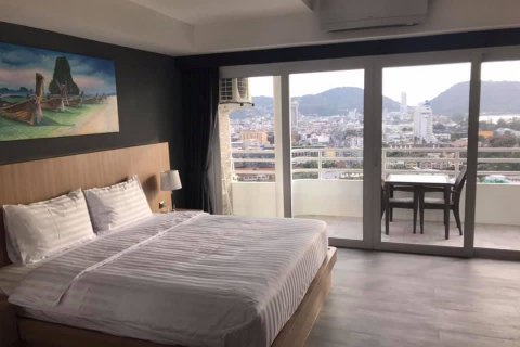 Townhouse in Kathu, Thailand 4 bedrooms № 137990 - photo 12