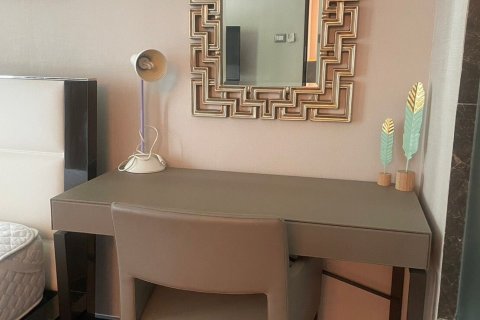 Condo in Watthana, Bangkok, Thailand, 2 bedrooms № 137992 - photo 8