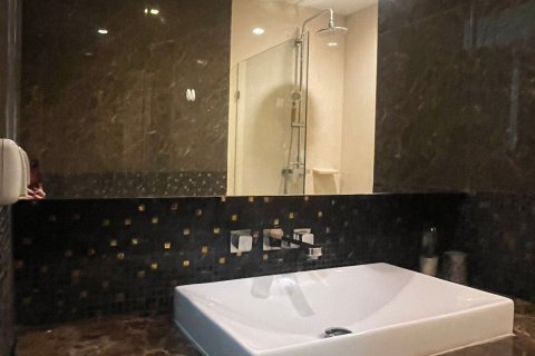 Condo in Watthana, Bangkok, Thailand, 2 bedrooms № 137992 - photo 20