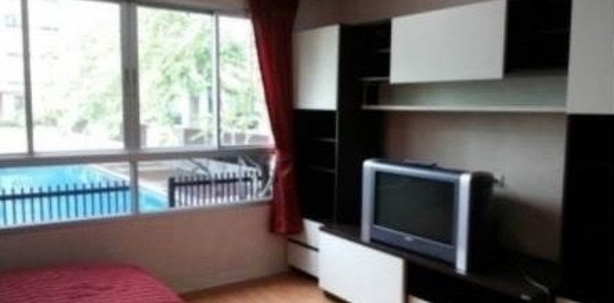 Condo à Bang Kapi, Bangkok, Thaïlande, 2 chambres  № 137989