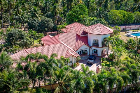 Villa in Pattaya, Thailand 5 bedrooms № 135365