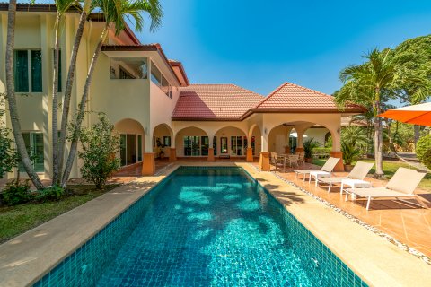 Вилла в Паттайе, Таиланд с 5 спальнями  № 135365 - фото 8