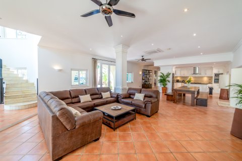 Villa à Pattaya, Thaïlande 5 chambres № 135365 - photo 28