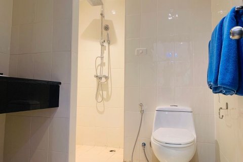 Condo in Phuket, Thailand, 2 bedrooms  № 146142 - photo 14