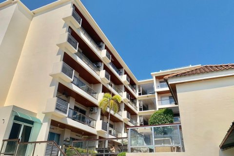 Condo in Phuket, Thailand, 2 bedrooms  № 146142 - photo 19