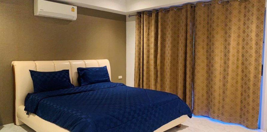 Condo in Phuket, Thailand, 2 bedrooms  № 146142