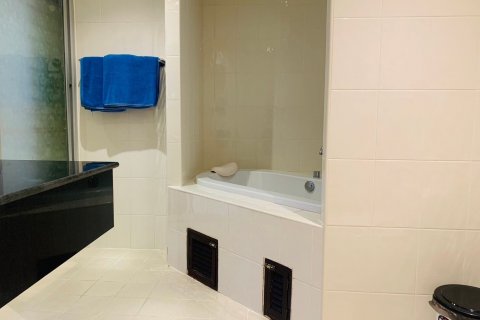 Condo in Phuket, Thailand, 2 bedrooms  № 146142 - photo 12