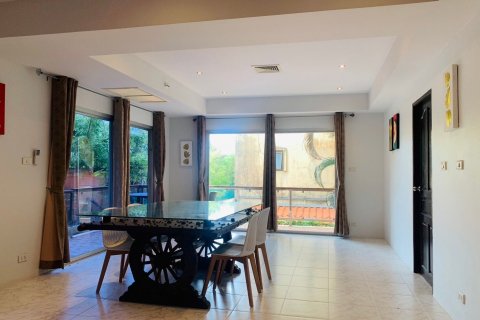 Condo in Phuket, Thailand, 2 bedrooms  № 146142 - photo 16