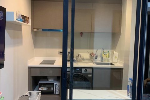 Кондоминиум с 2 спальнями в Чатучаке, Бангкок, Таиланд № 146139 - фото 5