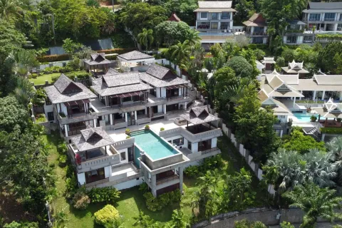 House in Surin, Thailand 7 bedrooms № 153885 - photo 1