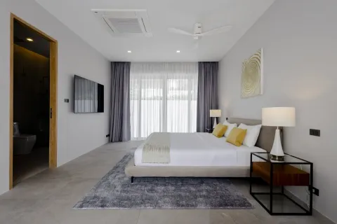 House in Bang Tao, Thailand 3 bedrooms № 153886 - photo 26