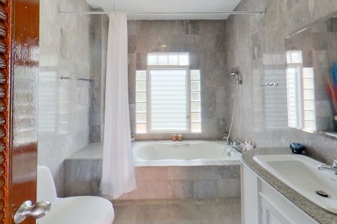 Villa in Ko Samui, Thailand 6 bedrooms № 149197 - photo 17