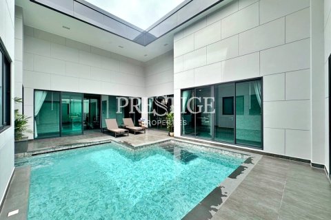 House in Pattaya, Thailand 3 bedrooms № 198441