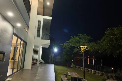 House in Surat Thani, Thailand 5 bedrooms № 152042 - photo 1