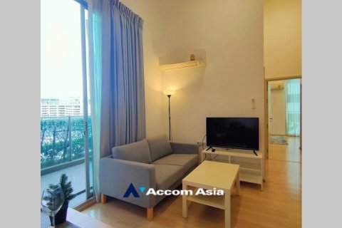 Condo in Huai Khwang, Bangkok, Thailand, 2 bedrooms  № 217328