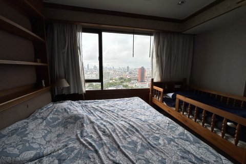 Condo in Khlong San, Bangkok, Thailand, 3 bedrooms № 135847 - photo 5