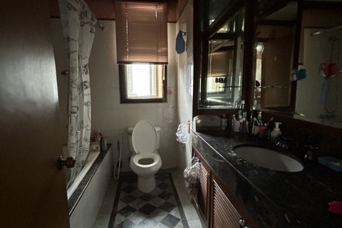 Condo in Khlong San, Bangkok, Thailand, 3 bedrooms № 135847 - photo 4