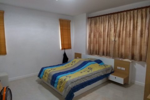 Condo in Phuket, Thailand, 2 bedrooms  № 135845 - photo 9