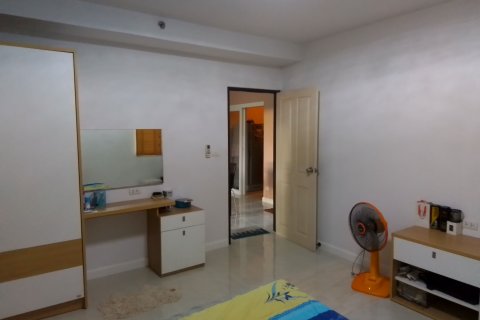 Condo in Phuket, Thailand, 2 bedrooms  № 135845 - photo 12