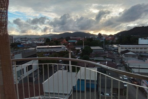 Condo in Phuket, Thailand, 2 bedrooms  № 135845 - photo 1