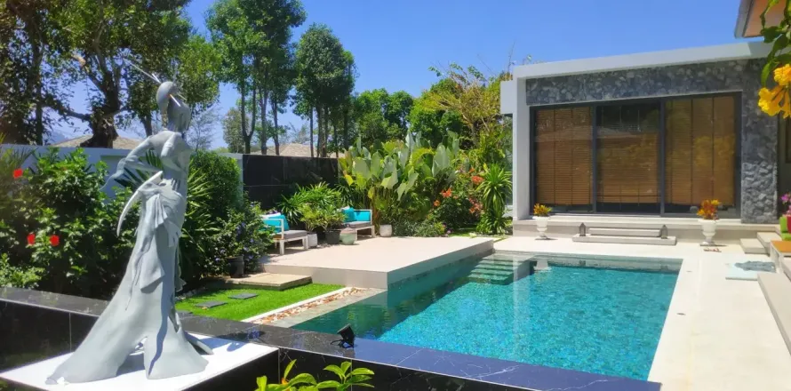 House in Bang Tao, Thailand 4 bedrooms № 153856