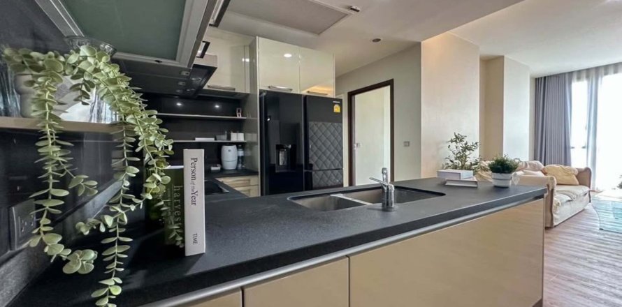 Condo in Watthana, Bangkok, Thailand, 3 bedrooms  № 146680