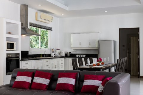 Villa in Phuket, Thailand 4 bedrooms № 140382 - photo 9