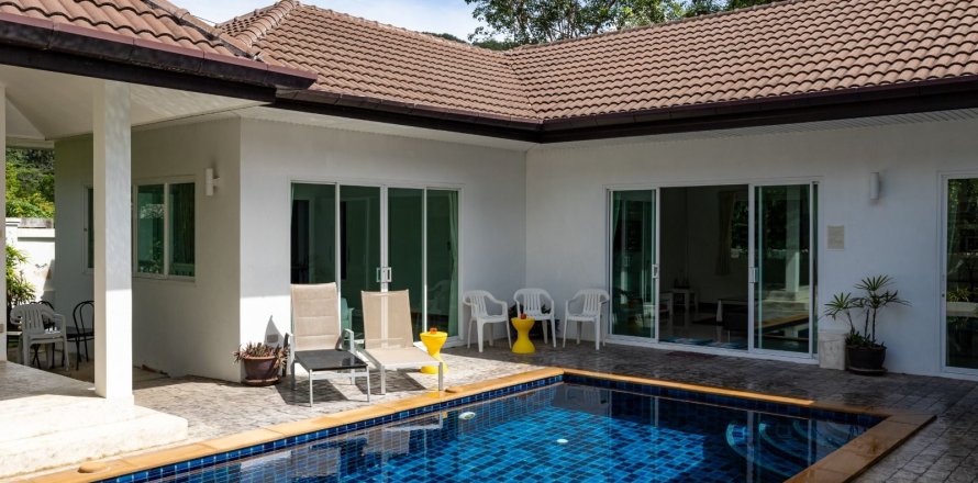 Villa in Phuket, Thailand 4 bedrooms № 140382