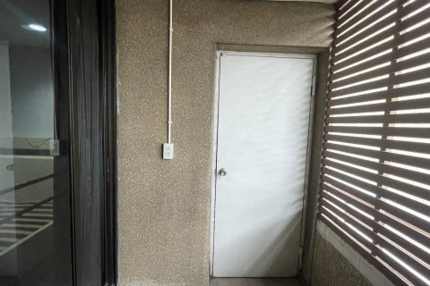 Studio in the Condo in Watthana, Bangkok, Thailand № 159442 - photo 12