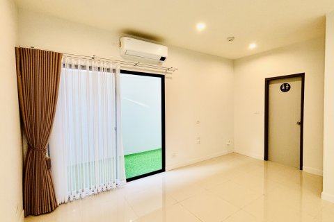 Townhouse in Bang Bua Thong, Thailand 3 bedrooms № 159448 - photo 3