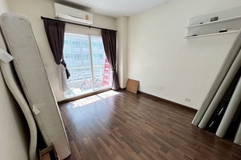 Кондоминиум с 2 спальнями в Бангкапи, Бангкок, Таиланд № 158360 - фото 13