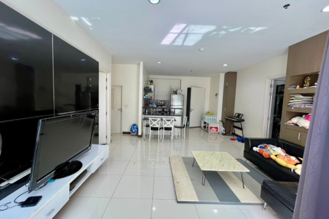 Кондоминиум с 2 спальнями в Бангкапи, Бангкок, Таиланд № 158360 - фото 2