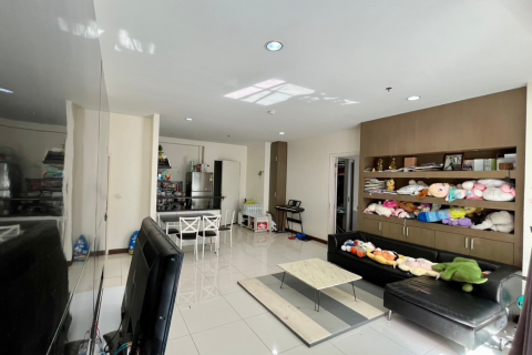 Кондоминиум с 2 спальнями в Бангкапи, Бангкок, Таиланд № 158360 - фото 3