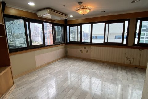 Condo à Bangkok, Thaïlande, 4 chambres № 200596 - photo 25